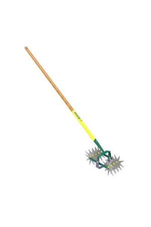 Grattoir oscillant double émietteur NaturOvert - manche bois 100% PEFC (150 cm) - Leborgne Soldes