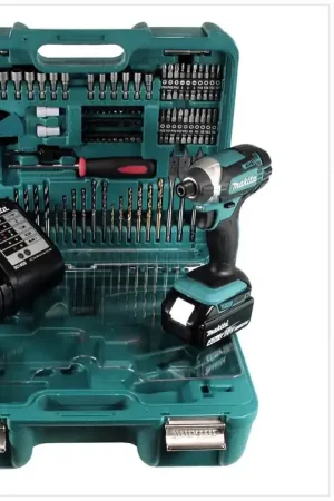 Offre Spéciale Makita DTD 152 STTK Visseuse à chocs sans fil 18 V + 1x Batterie 5,0 Ah + Chargeur + 101 Pièces d'accessoires