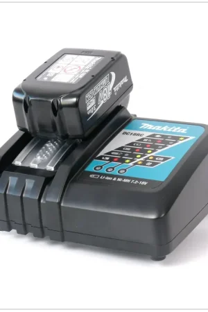 Makita Power Source Kit 18V + 1x Batterie BL1830B 3,0Ah + Chargeur DC18RC Dernier Modèle