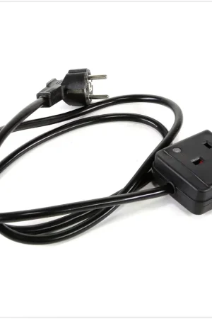 Promotion Adaptateur pour câble d'alimentation UK/EU, 1,5 m (Fiche / Câble / Rallonge / Convertisseur / Fiche de voyage / Câble de voyage ) UK2DE