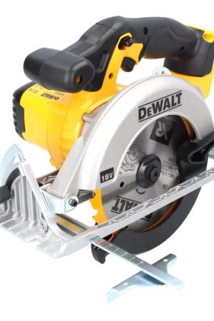 Bon Plan DeWalt DCS 391 N 18 V XR Li-Ion Scie circulaire sans fil - lame de 165 mm - sans Batterie ni Chargeur