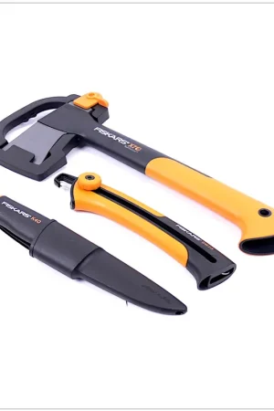 Usine Directe Fiskars Set de Hachette universelle X7 + Scie de jardin à lame rétractable SW 73 + Couteau de jardin Pukko K40 + Sac de transport (129039)