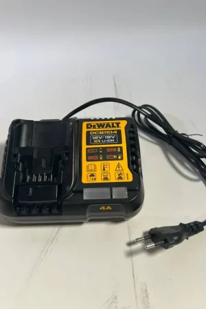 DeWalt DCB 1104 Schnell Ladegerät 10,8 - 18 V 4,0 A für XR Li-Ion Akkus - Leicht Gebraucht Authentique