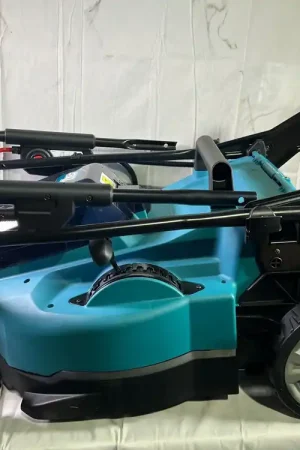 Makita DLM 480 Z Akku Rasenmäher 36 V ( 2x 18 V ) 48 cm 62 l Solo - ohne Akku, ohne Ladegerät - Reparaturgerät Soldes