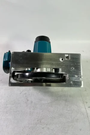 Makita DSS 611 Z Akku Handkreissäge 18 V 165 mm Solo - ohne Akku, ohne Ladegerät - Reparaturgerät Commander Maintenant