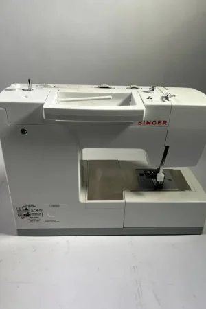Singer 2250 Machine à coudre 72 Watt 700 U/min 5mm Longueur de point / 4mm largeur de point Offre Du Jour