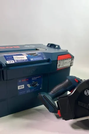 Bosch GKM 18V-50 Professional Scie circulaire à main métal sans fil 18 V 136 mm (06016B8001) brushless + L-Boxx - sans batterie, sans chargeur Livraison Express