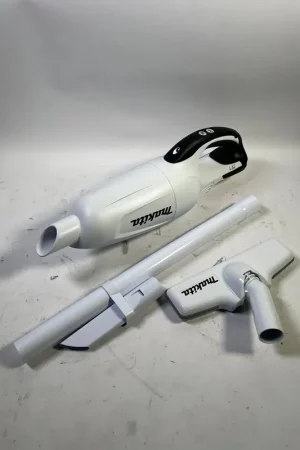 Offre Du Jour Makita DCL 181 FZW Akku Staubsauger 18V - Leicht Gebraucht