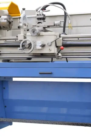 Tour à Métaux Entre-pointes 1000mm Tri 380V Avec Frein à Pied Petit Prix