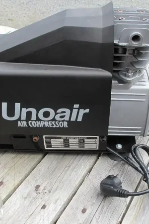 Achat Immédiat Compresseur d'air 2CV, 1,5 kW, 7,8 Bar occasion